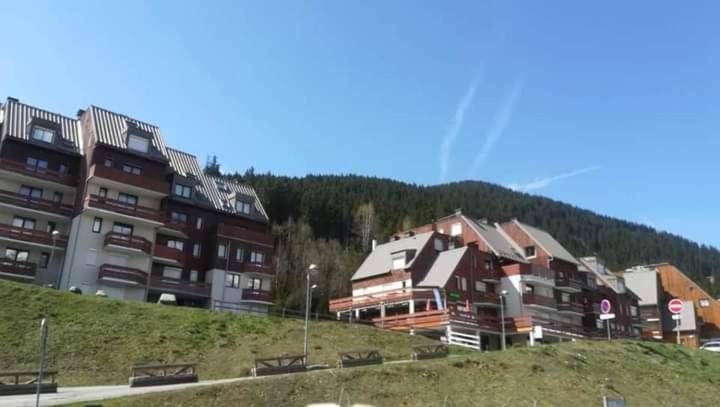 Superbe Studio Aux 7 Laux La Ferrière Exteriör bild